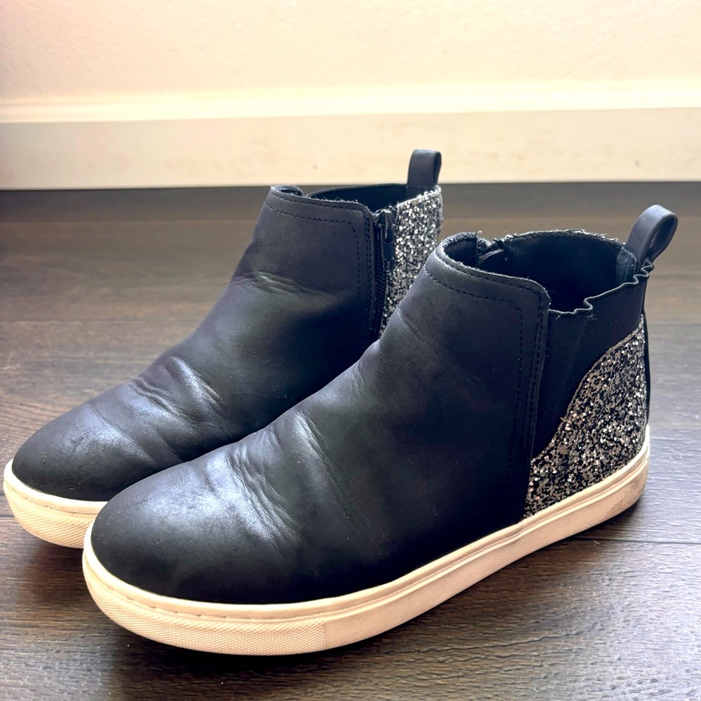 Kids Dolce Vita black Sonoma booties size 3